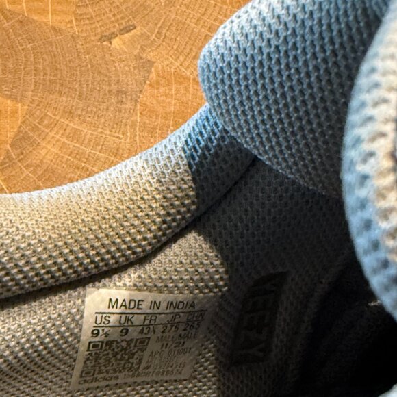 Yeezy Boost 700 'Wave Runner' - Size 9.5 Men's - Picture 7 of 8